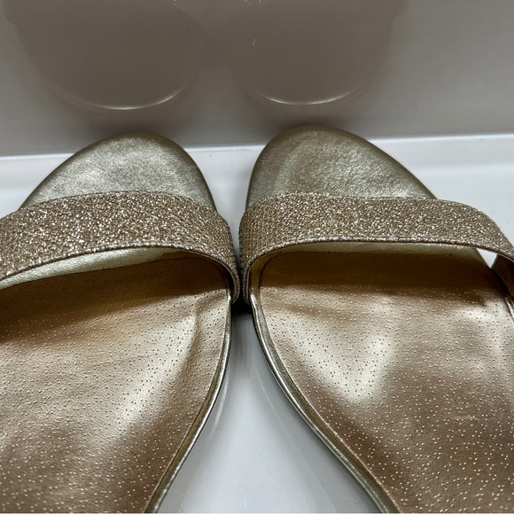 Dream Pairs Ingrid Size 10 Women’s Low Wedge Heel With Ankle Strap - Picture 2 of 10